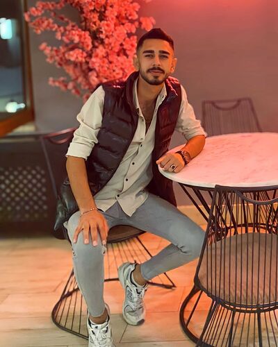  Utopia,   Samet, 28 ,   ,   