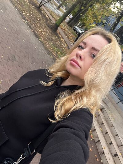  ,   Violetta, 33 ,   ,   