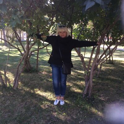  ,   Roxana, 54 ,  