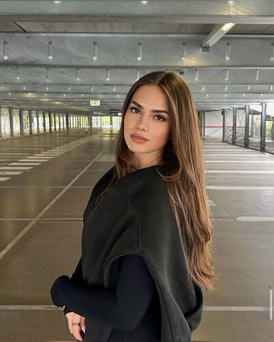  ,   Alina, 24 ,   ,   