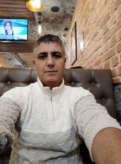  -,   Alper, 42 ,   ,   , c 