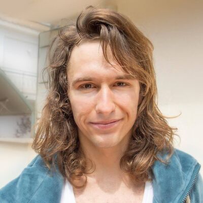  ,   VictorAvokdo, 31 ,   ,   , c 