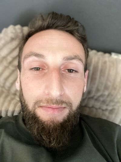  ,   Ali, 32 ,   ,   