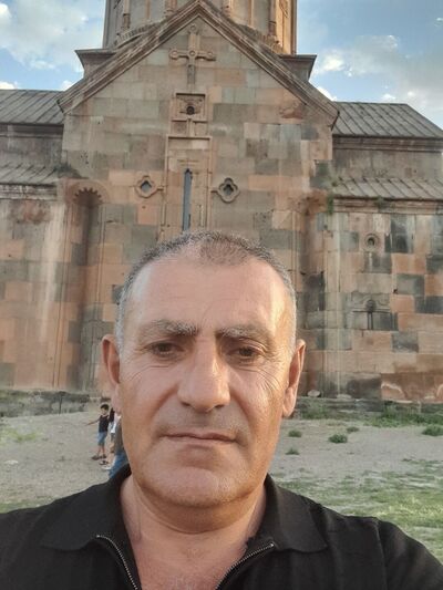  ,   Karen, 44 ,   ,   