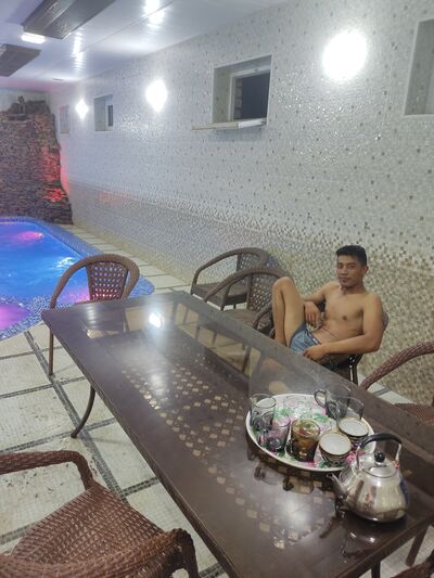  ,   Hayot, 24 ,   ,   , c 