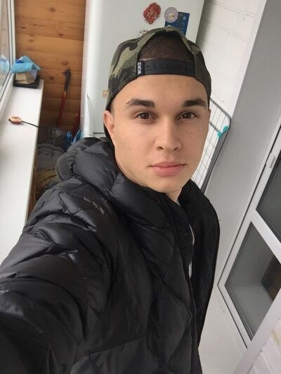  ,   Oleg, 33 ,   