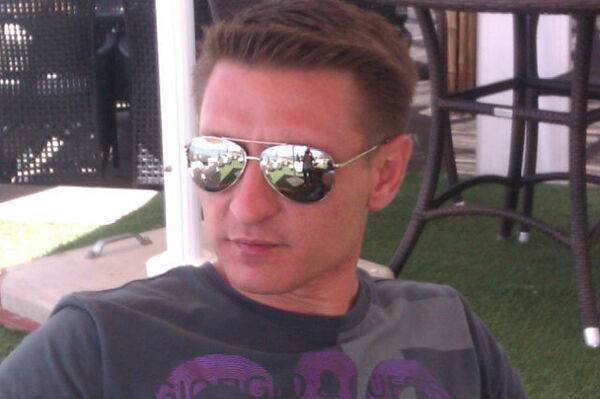  ,   Alex, 46 ,   