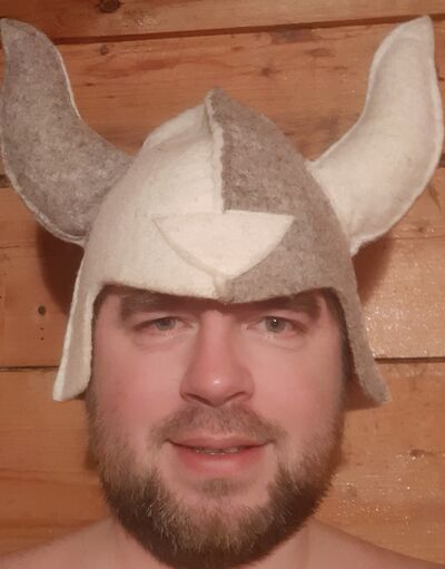  ,   Ruslan, 42 ,   ,   , c 