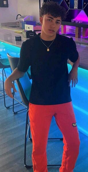  ,   Mario, 24 ,   ,   