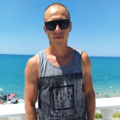  ,   Andrey, 32 ,  