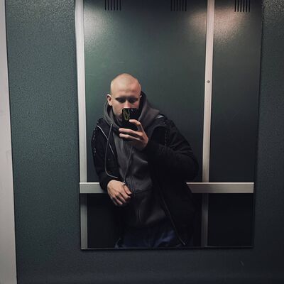  ,   Xander, 20 ,   ,   