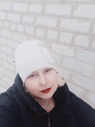  ,   Elena, 49 ,   c 