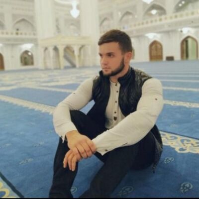  ,   Adam, 32 ,   ,   