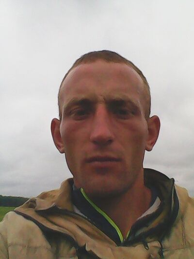  ,   Qwwertyui, 32 ,   