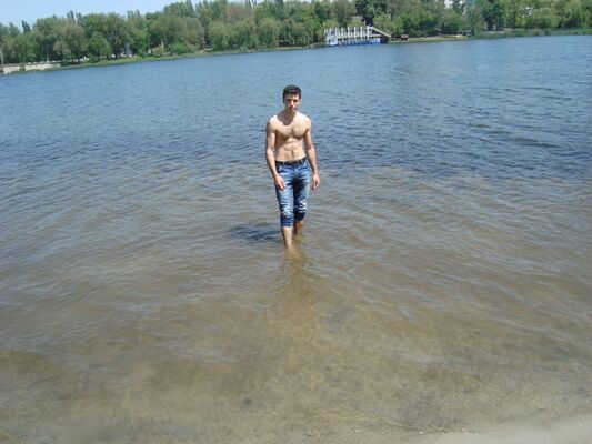  ,   Bob, 32 ,   ,   , c 