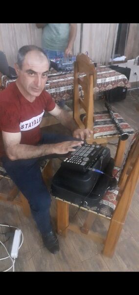  ,   Armen, 49 ,   ,   