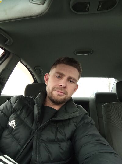  ,   Grisha, 32 ,   ,   