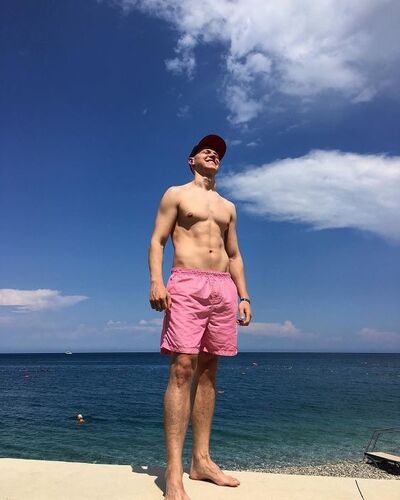  ,   Maxxx, 37 ,  