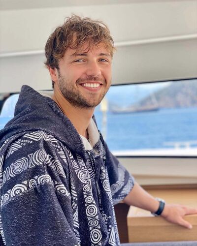  ,   Sam, 33 ,   ,   