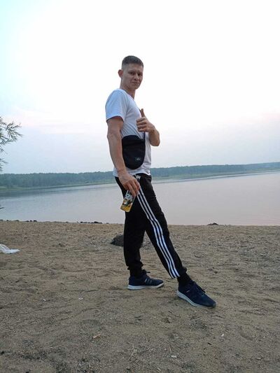  ,   Egor, 32 ,   