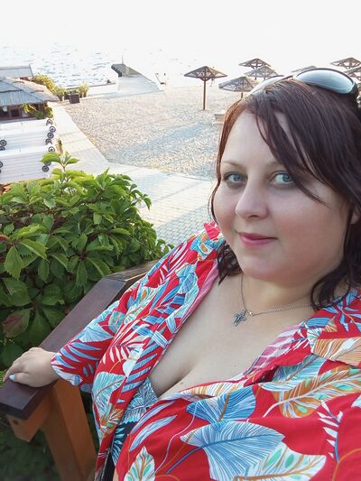  ,   Kristina, 38 ,   c 