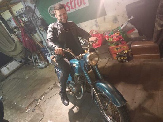  -,   Artem, 35 ,   c 