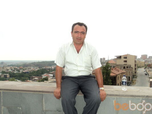 ,   Valer, 52 ,  