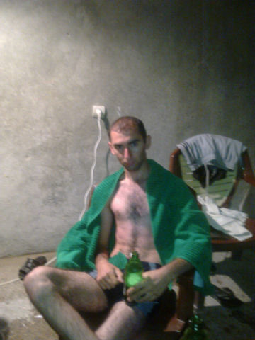  ,   Armen, 32 ,   ,   , c 