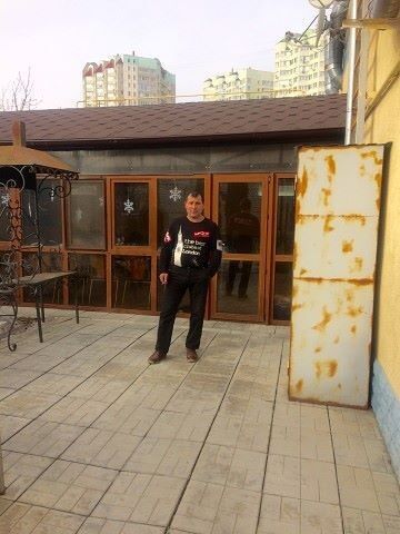  9237889  Elxan, 49 ,    