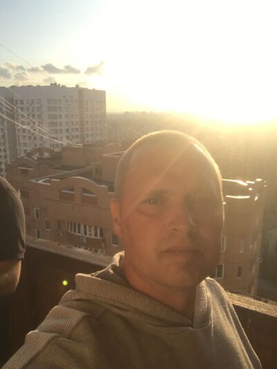  ,   Anton, 38 ,   ,   