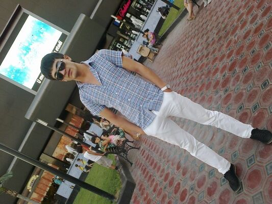  ,   Rustam, 32 ,   