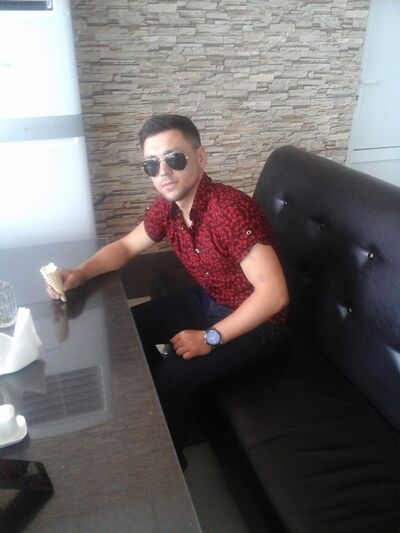  ,   Mansur, 28 ,   