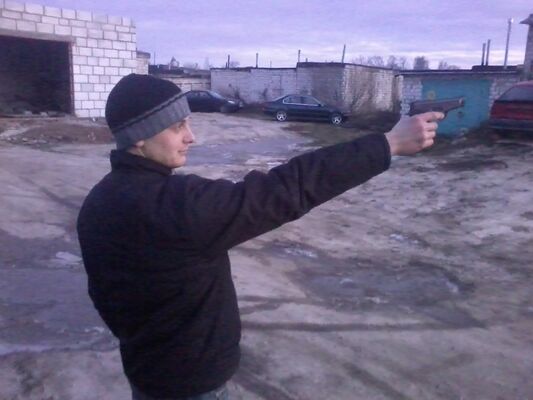  ,   Alex, 33 ,   