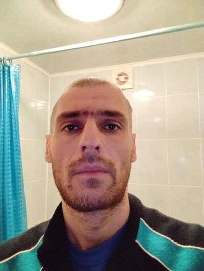  ,   Nik, 39 ,   ,   
