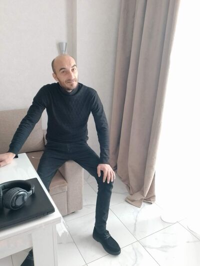  ,   Artyom, 41 ,   ,   