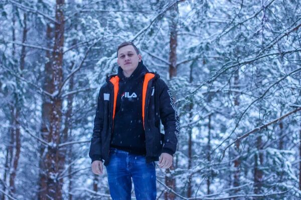  ,   Viktor, 27 ,   ,   