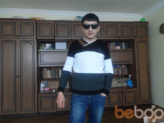  ,   Arkadi, 32 ,   