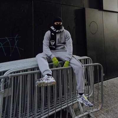  -,   , 25 ,   ,   