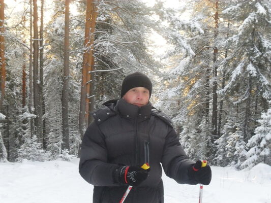  ,   Maikl, 52 ,  