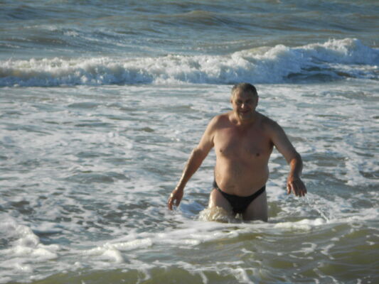  ,   Alex, 66 ,   