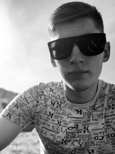  ,   Laren, 26 ,   ,   