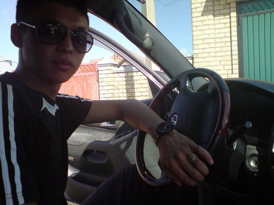  ,   Erlan, 33 ,   