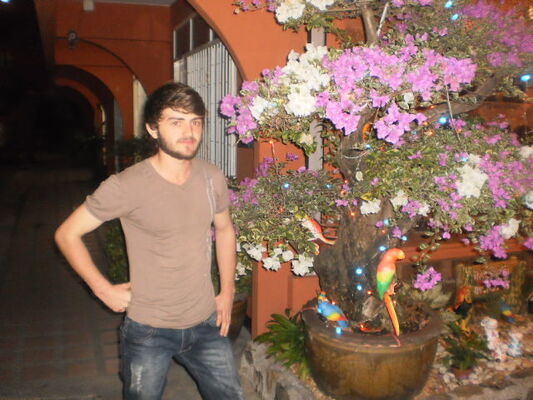 ,   Eldar, 33 ,   