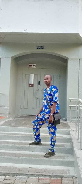  ,   Gandi Roger, 44 ,     , c 