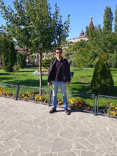   ,   Leo, 37 ,   ,   