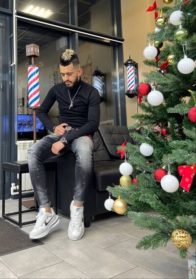  --,   Youcef, 32 ,   ,   , c 