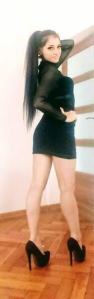  ,   Anna, 35 ,  