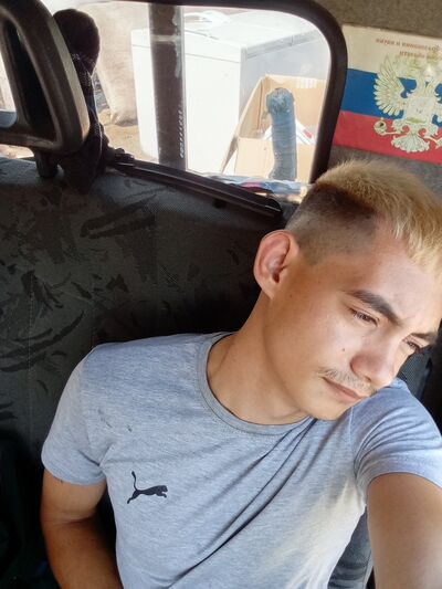  ,   Leon, 24 ,   ,   