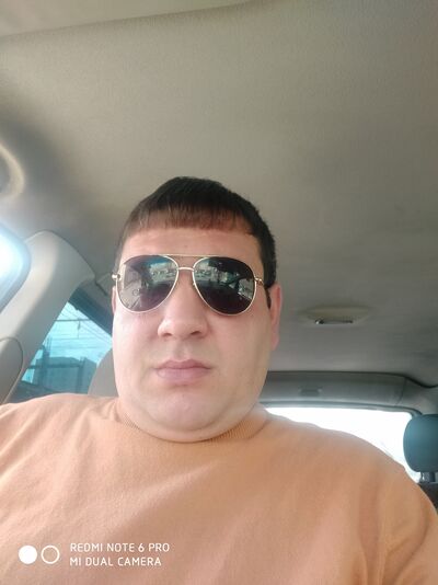  ,   Armen, 37 ,   ,   