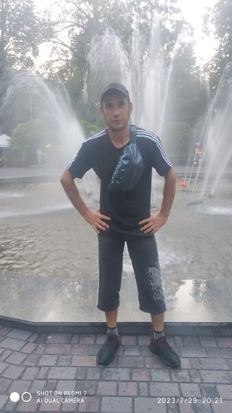  ,   Anton, 33 ,   ,   